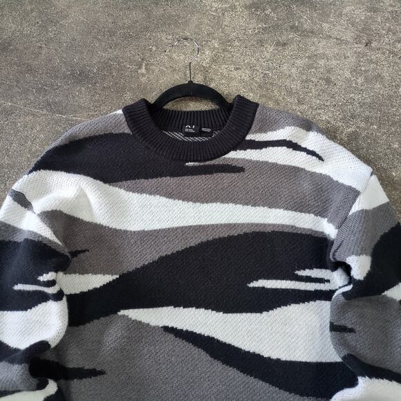 Roxy Early Doors Oversized Crewneck Sweater Womens S Black Gray Zebra Waves - Picture 2 of 9